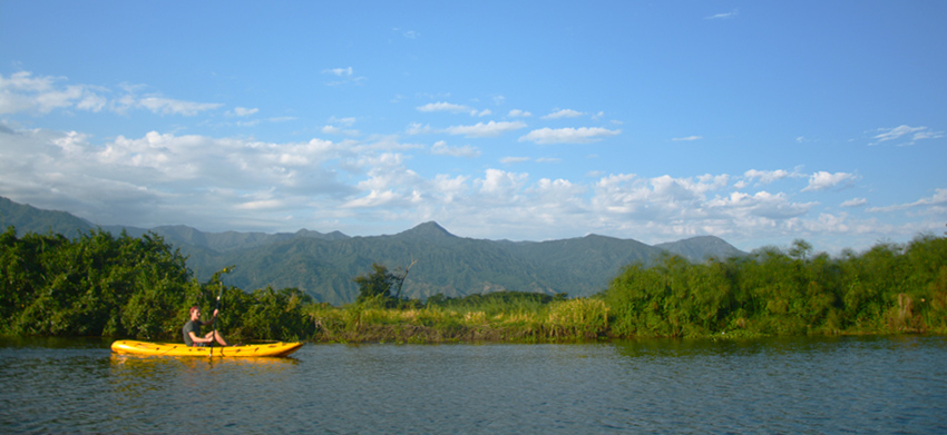 03 Kayaking Lake Malawi
